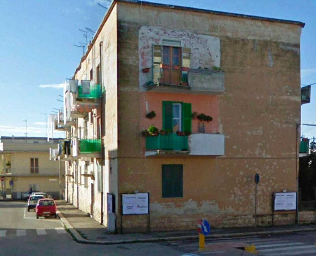 Prima Via delle Sorgenti - Statte (TA) Realizzazione opere di efficientamento energetico con cappotto termico su superfici orizzontali e verticali palazzina IACP.